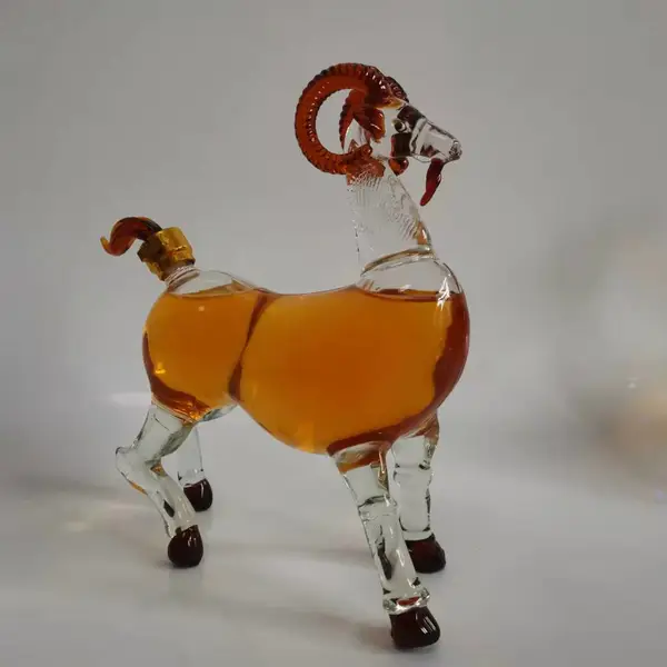 河间华企生产十二生肖羊造型玻璃工艺泡酒瓶1000ml