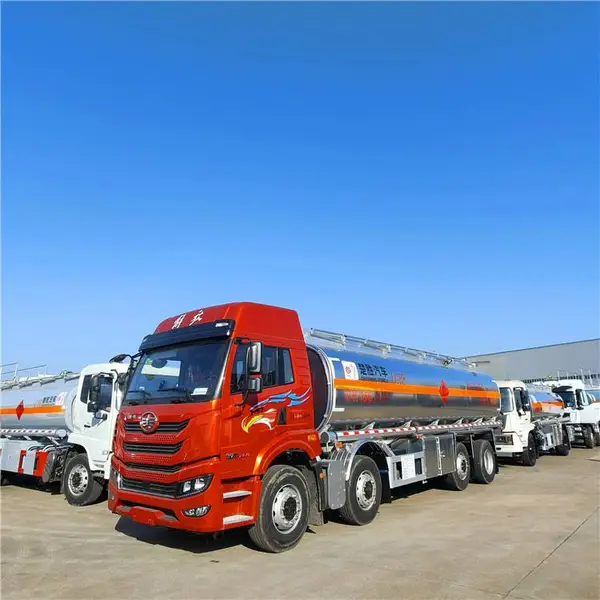 解放前四后八油罐车 大型铝合金运油车 订购有优惠