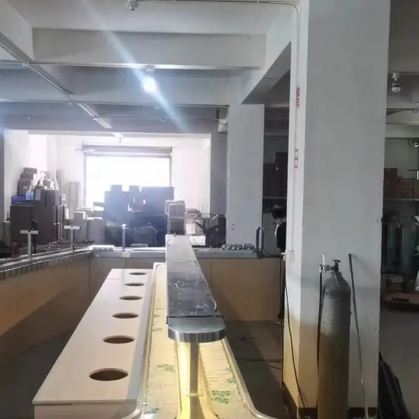 无烟烤涮旋转火锅设备厂家定做,免费提供底料配方