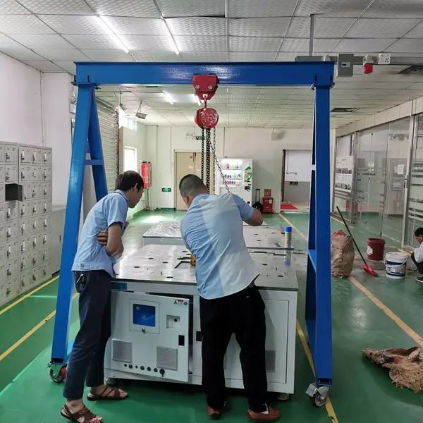 1吨移动起重机图片 加工中心起重机 小型门式起重机定做