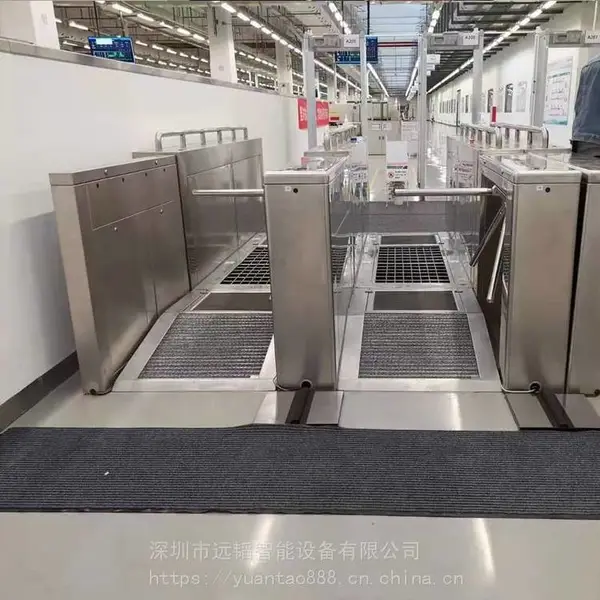 食品厂人员手部消毒鞋靴消毒三合一三辊闸机