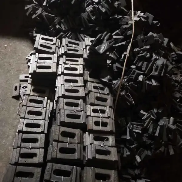 铁路轨道压板
