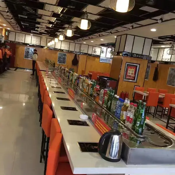 涮烤一体小火锅传送带转转火锅设备卡坐型火锅桌定制