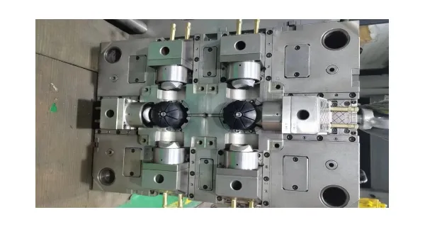 泉州充电器外壳塑料模具 深圳市永创星科技供应