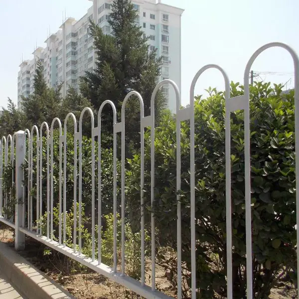 厂家现货交通安全市政京式护栏 U型圈马路中间隔离京式栏杆可定制
