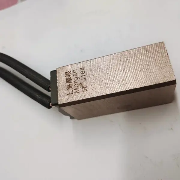 碳刷YZR耐磨发电机起重机架子铜石墨kwJ164材质配件压簧10 20 25