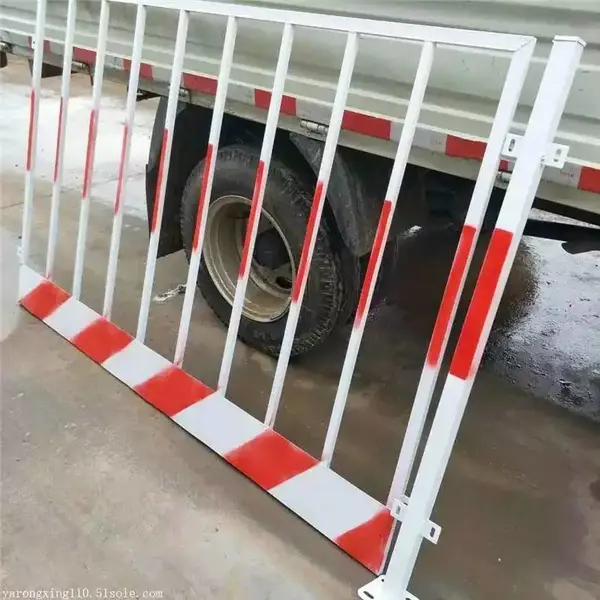 瑞莱红色基坑护栏网 工地围挡护栏 建筑工程临边隔离栏