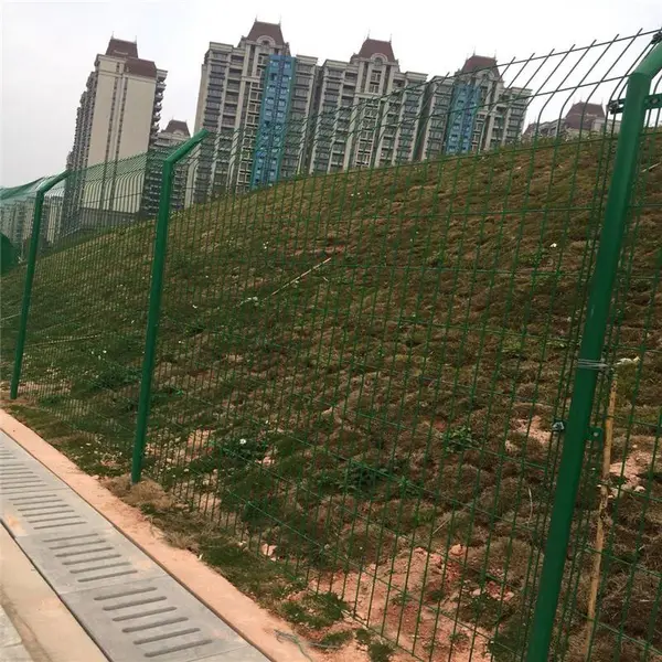 南昌带框浸塑防护网价格 萍乡隔离护栏厂 江西铁路栅栏定制