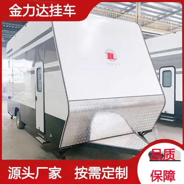 金力机械非标定制-深圳拖挂式三马斜装运马车