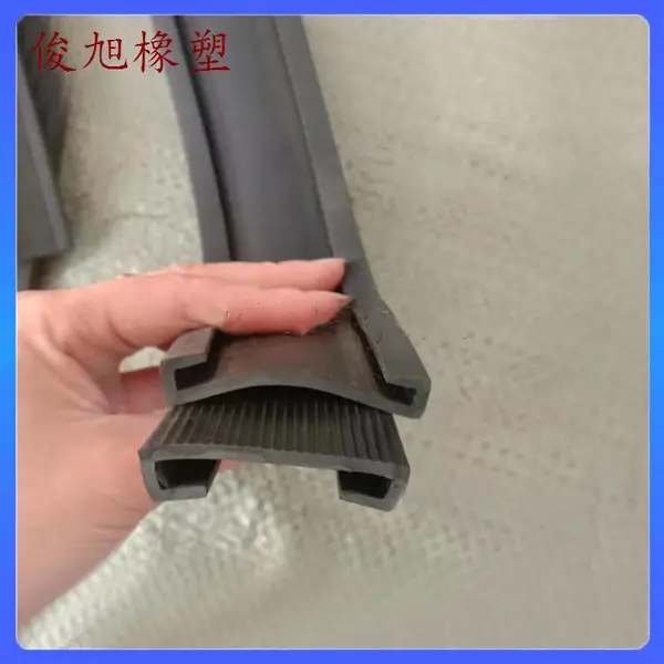 双u通用密封条减速带自粘型防撞橡胶封条定做