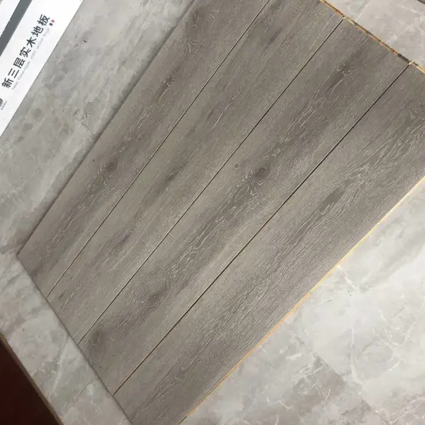 三层实木锁扣地板,防水耐磨环保健康,适合各种场所,厂家直销,大量现货,价格美丽