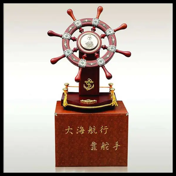 木航海舵手大摆件定做 木质工艺品定制 焕环祥工艺