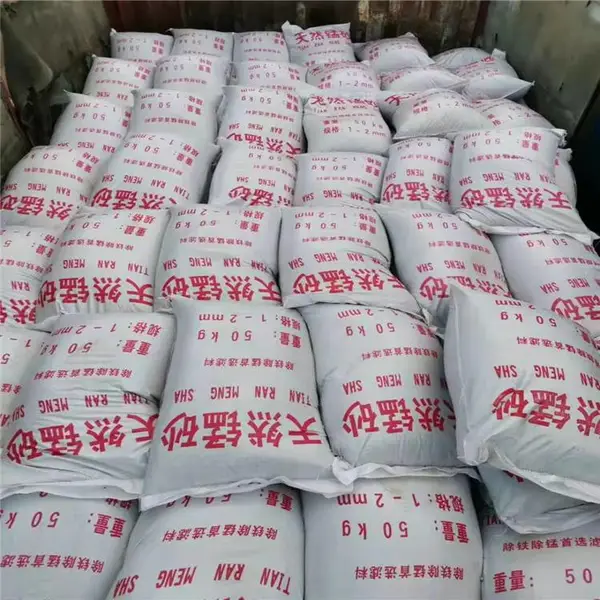 洗炉锰矿锰砂滤料厂家 生活饮用水除铁锰锰沙滤料规格齐全 荣茂