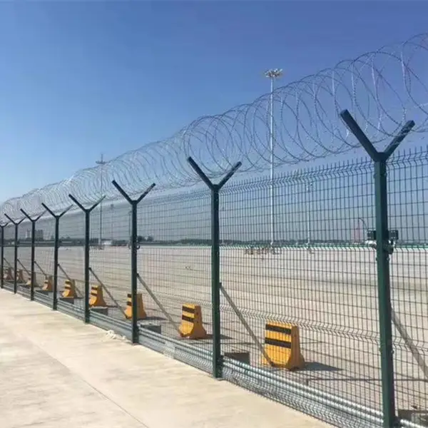 机场护栏 机场隔离网 表面浸塑 美观大方 机场铁丝网围栏