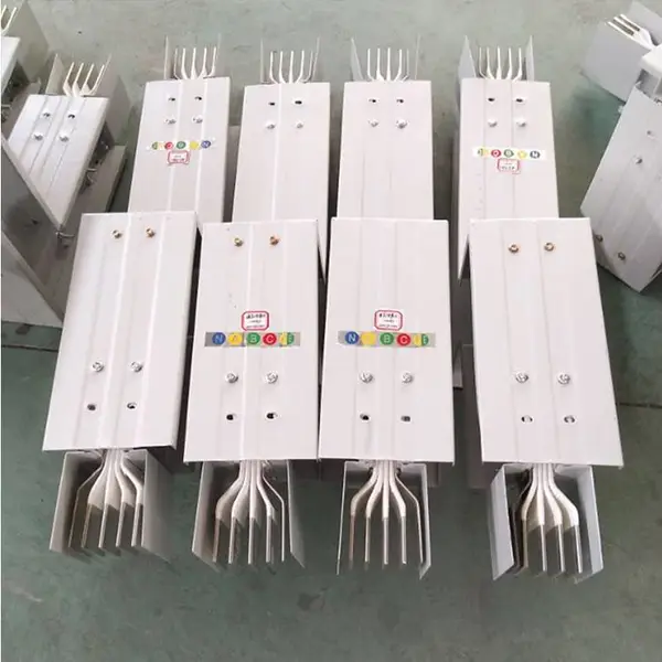 �ܼ���ĸ�߲۵��·�ˮ���ĸ�����Ͻ��ͻ������ĸ�߲۳���