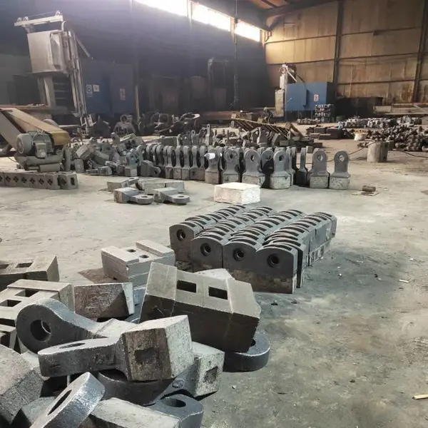 磨机耐磨衬板铸件 可定制鄂板锤头磨损件 合金选矿设备衬板配件