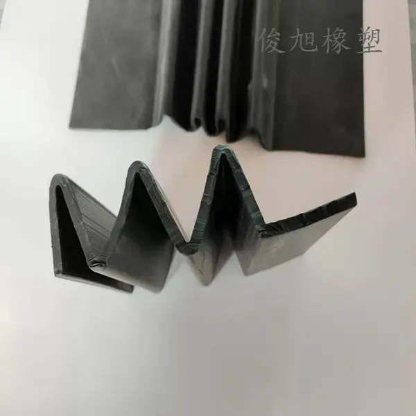 定做 建筑工程伸缩缝橡胶密封条 桥梁止水带 平板密封件