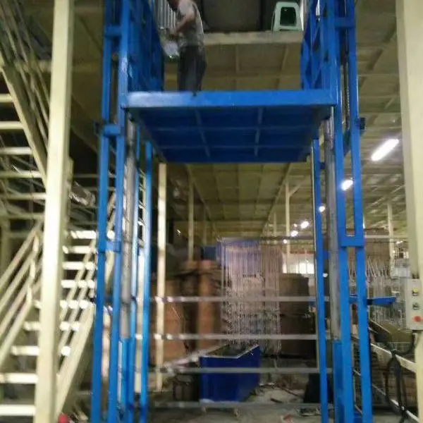 液压电动升降台 液压固定货梯销售厂家 新乡市启运研发载货电梯 高空举升机