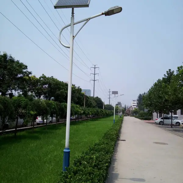 智慧路灯杆厂家-圆锥杆生产厂家-怡能智造