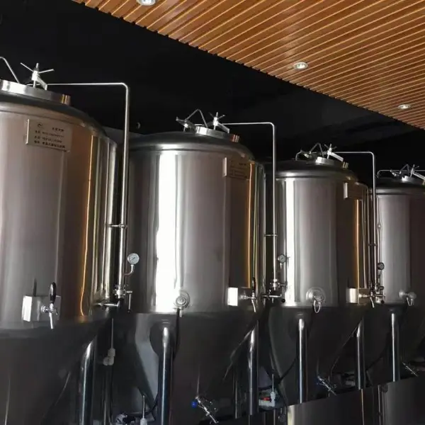 精酿酒馆小型酿酒设备 1吨精酿啤酒设备生产厂家