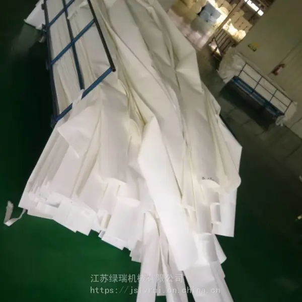 供应除尘器布袋涤纶针刺毡布袋滤袋氟美斯布袋吸尘袋