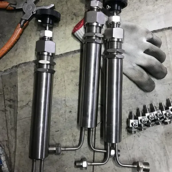 微型针式调节阀 碳钢微型针式调节阀
