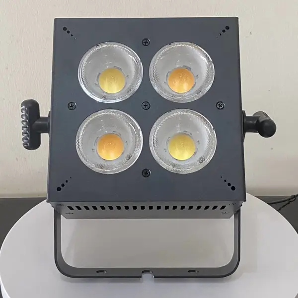 YM-4W新款4颗200W面光 具有很高现价比