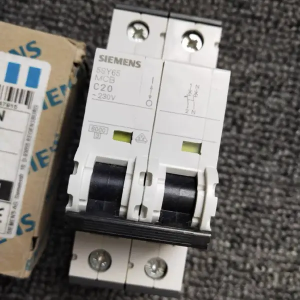 ������С�Ͷ�·��5SL6310-8CC ΢�Ϳ�������2P 10A������