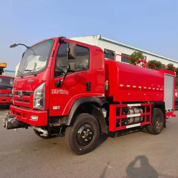 5.5吨三环四驱单排森林消防洒水车 圆形罐体草原山区应急救火车