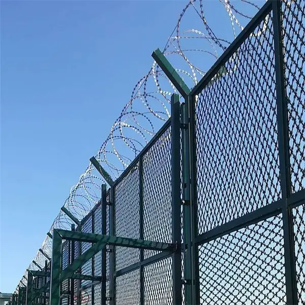 刀片刺绳隔离网 防攀爬刀片钢网墙 菱形焊接围栏网