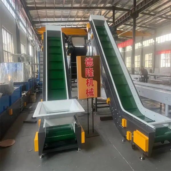 小型爬坡皮带输送机 平斜式爬高皮带机 不锈钢带平台提升机
