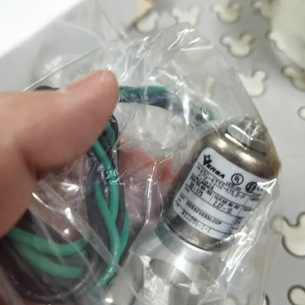 供应 Versa 电磁阀 KSG-4332-KMLB-PC-D024