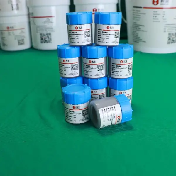 批发2~8W高导热凝胶LED车灯填充大功率照明灯具CPU导热胶