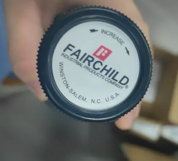 ��Ӧ FAIRCHILD ��ѹ�� 10293