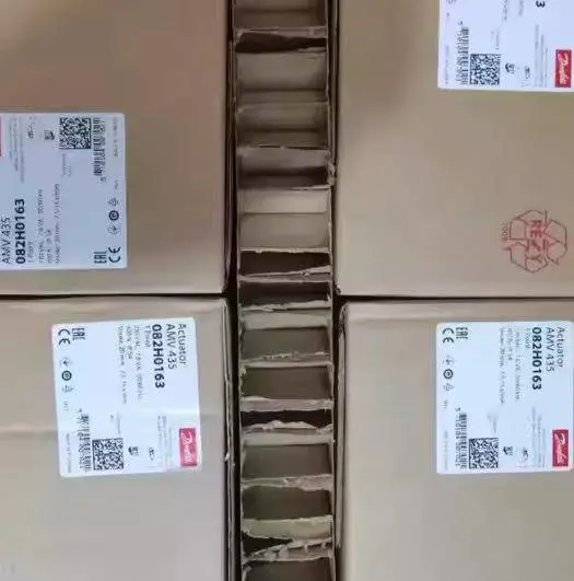 90 度旋转摆动执行气缸 R412019509 双作用齿轮齿条式回转气缸