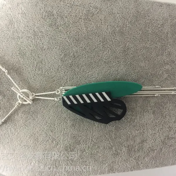 文艺小清新抽象绿色树叶树脂吊坠流苏装饰毛衣链中高端女装饰品配饰