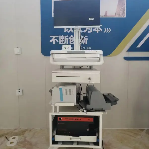 移动结算车核心部件包括:计算机、电池、电源控制系统、推车