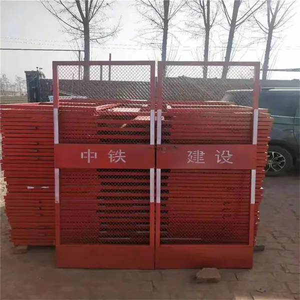 哪家生产的施工基电梯安全防护门耐腐蚀寿命长 ------万卓丝网