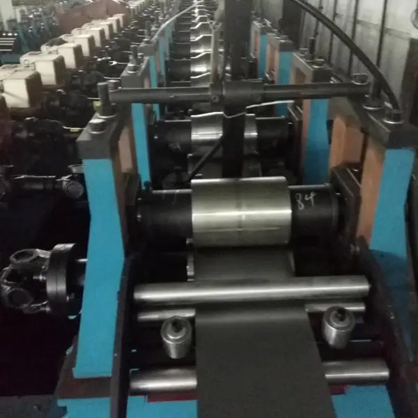 电脑数控汽车防撞梁自动化设备 防撞梁金属成型机