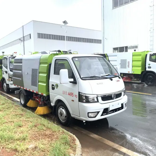 市区街道小型扫地车,东风途逸蓝牌2方扫路车