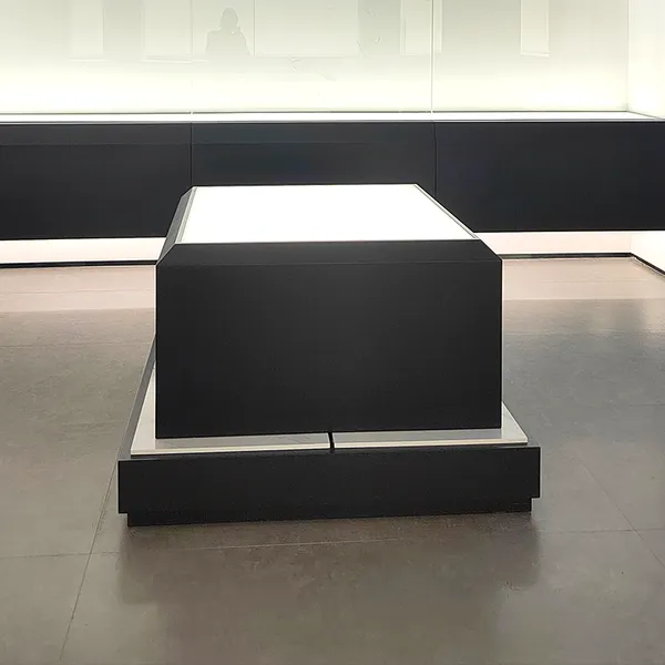 新款优惠展台商品金属玻璃博物馆展台纪念馆展示柜古董陈列柜展示柜