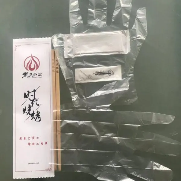供应河北产木纯牌一次性筷餐具套装箸湿巾手套牙线四合一竹制筷子叉签勺子牛皮纸外袋