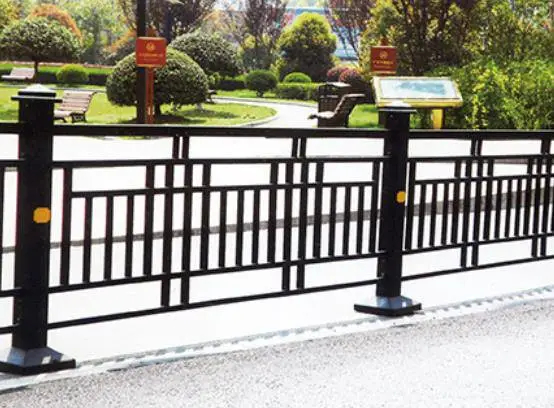 华禹定制艺术道路护栏热镀锌花式交通护栏厂家批发