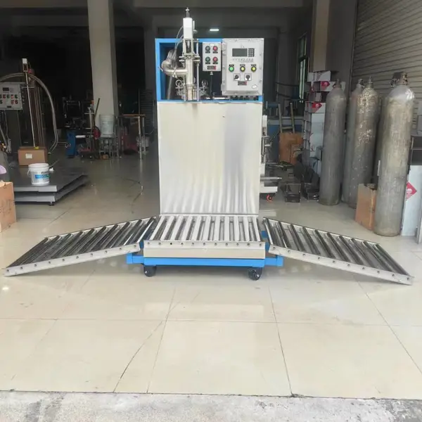 200KGҺ����ع�װ��,200L�����ܼ�������װ�� Һ���װ�豸