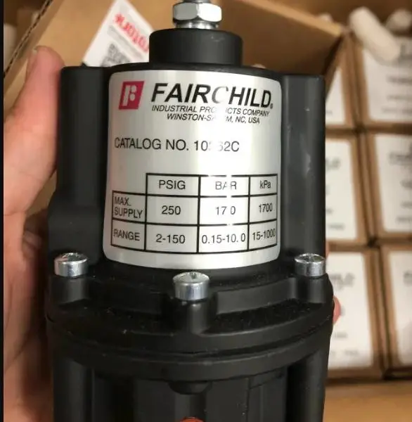 ��Ӧ FAIRCHILD ��ѹ�� 10262C