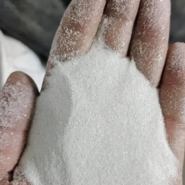地坪磨料选用硬度8以上的石英颗粒 色泽种类多 使用周期长