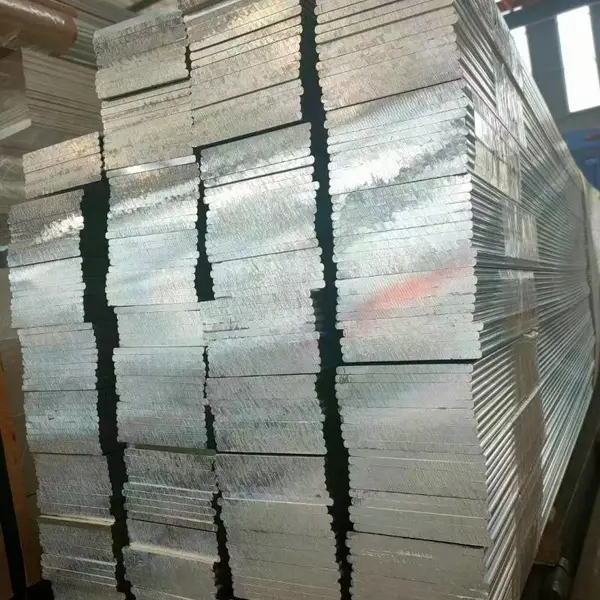 6060铝排可塑性佳构型多变选宜发
