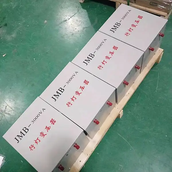 ����JMB-20KVA�����е�������ѹ��ح380Vת380V220v36V�����ѹ��