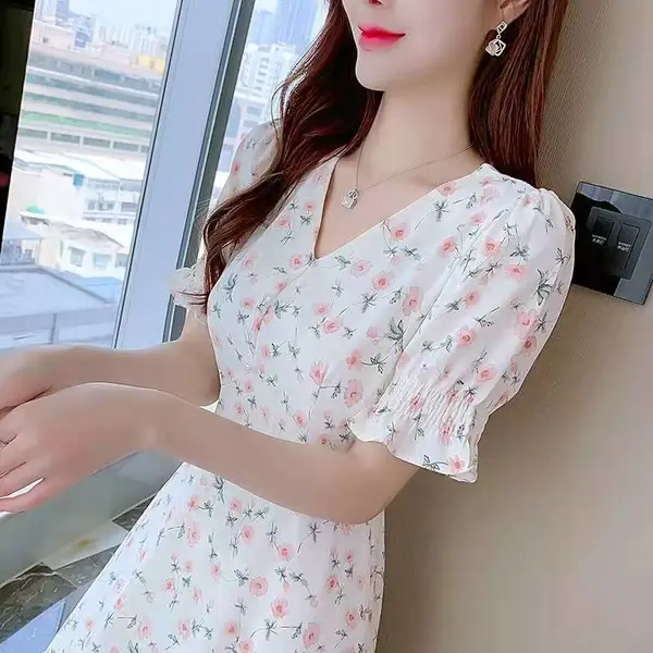 安徽蚌埠怀远外贸出口女装连衣裙广州十三行服装尾货碎花半身裙批发