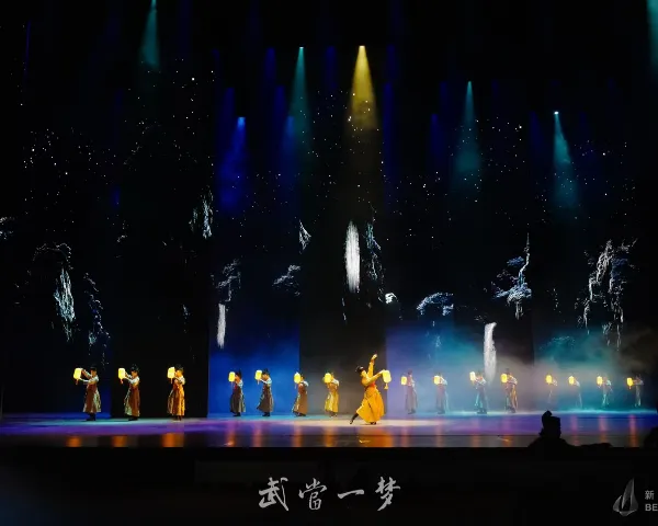 山东大型演艺灯光推荐 广州达森灯光股份供应